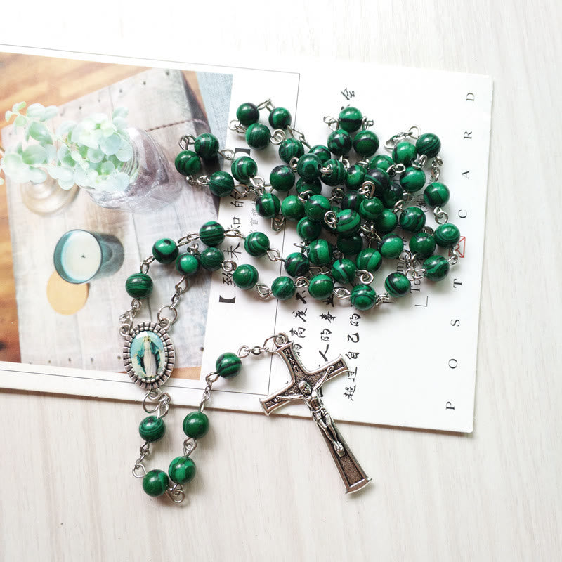 Collier avec pendentif en forme de croix et chapelet en malachite Olivenorma de 6 cm