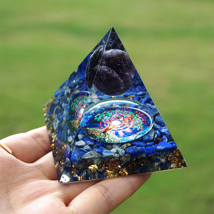 Pyramide d'orgone Reki en améthyste Olivenorma avec lapis-lazuli