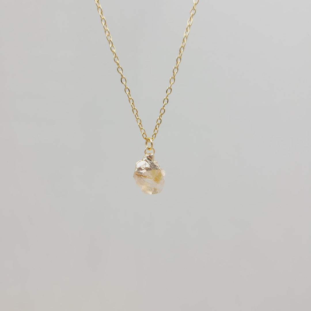 Collier en pierre précieuse brute irrégulière en cristal Olivenorma