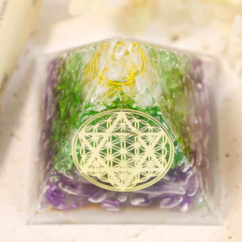 Pyramide d'orgone en cristal hexagramme de la fleur de vie Olivenorma