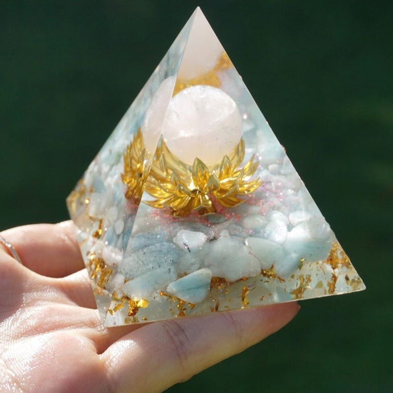 Pyramide d'orgone symbole de lotus en quartz rose aigue-marine Olivenorma