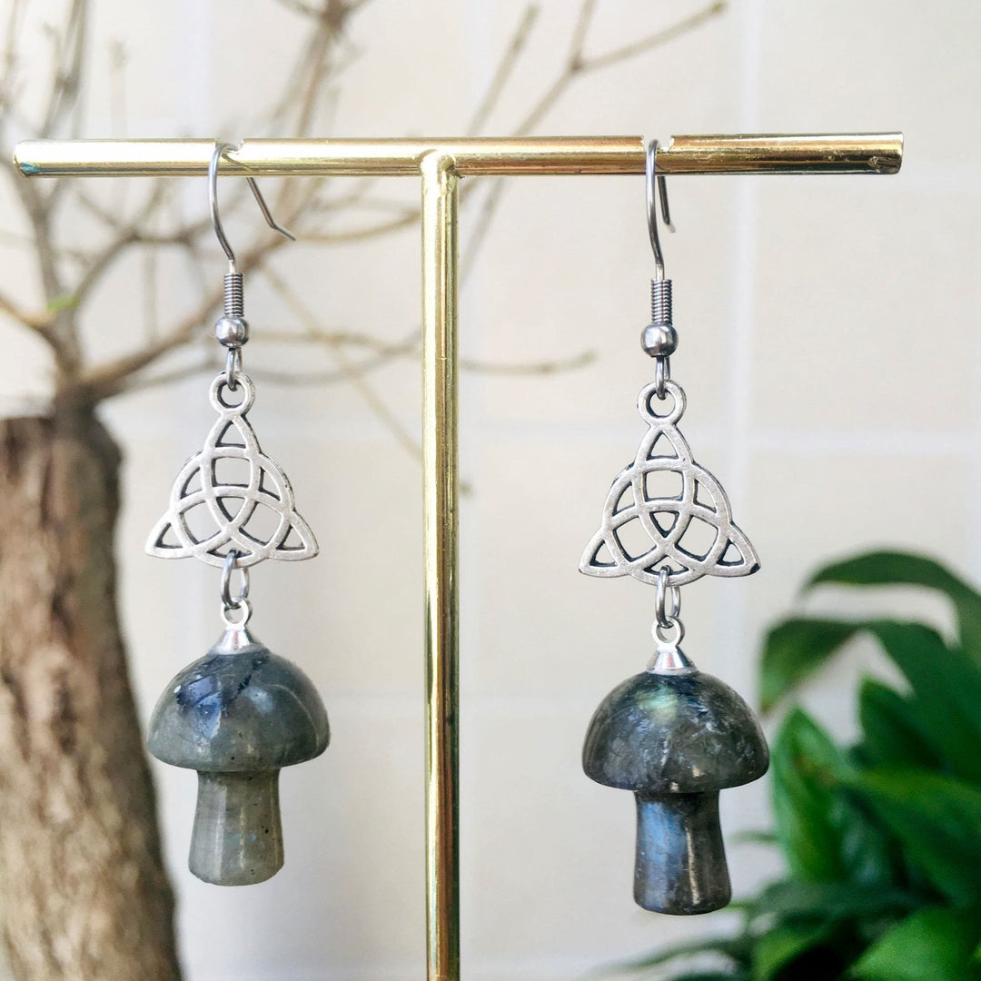 Boucles d'oreilles à tige en forme de champignon mignon en pierre de cristal naturel Olivenorma