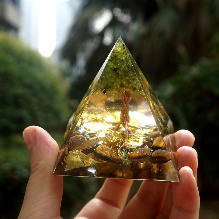 Olivenorma Radiance of Growth – Pyramide de l'Arbre de Vie Péridot et Œil de Tigre - image 4