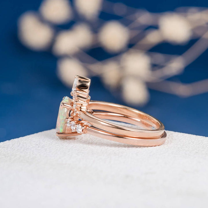 Bague de fiançailles en or rose avec opale ovale antique Olivenorma