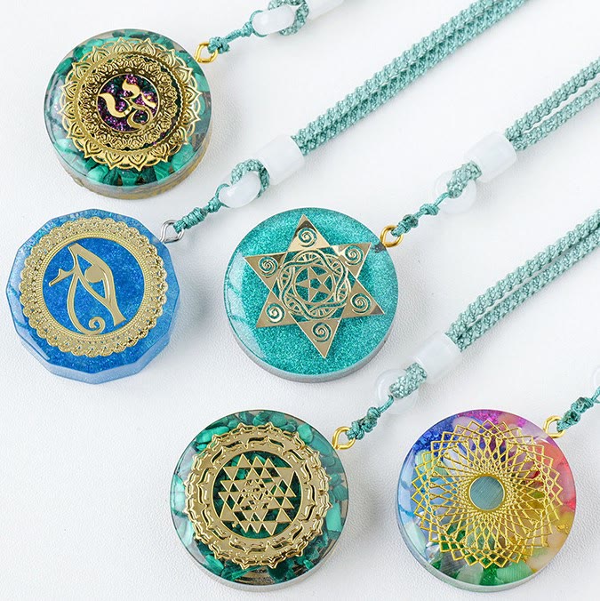 Collier d'orgone en cristal naturel Olivenorma