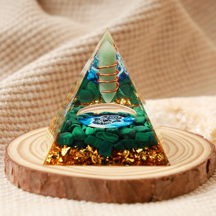 Pyramide d'orgone Hamsa en aventurine verte Olivenorma avec malachite
