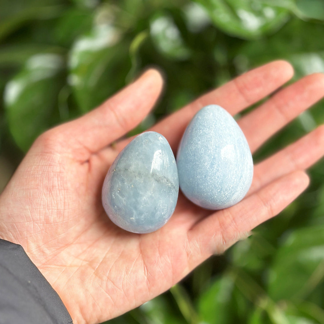 Œuf en cristal bleu aigue-marine poli Olivenorma en forme d'œuf