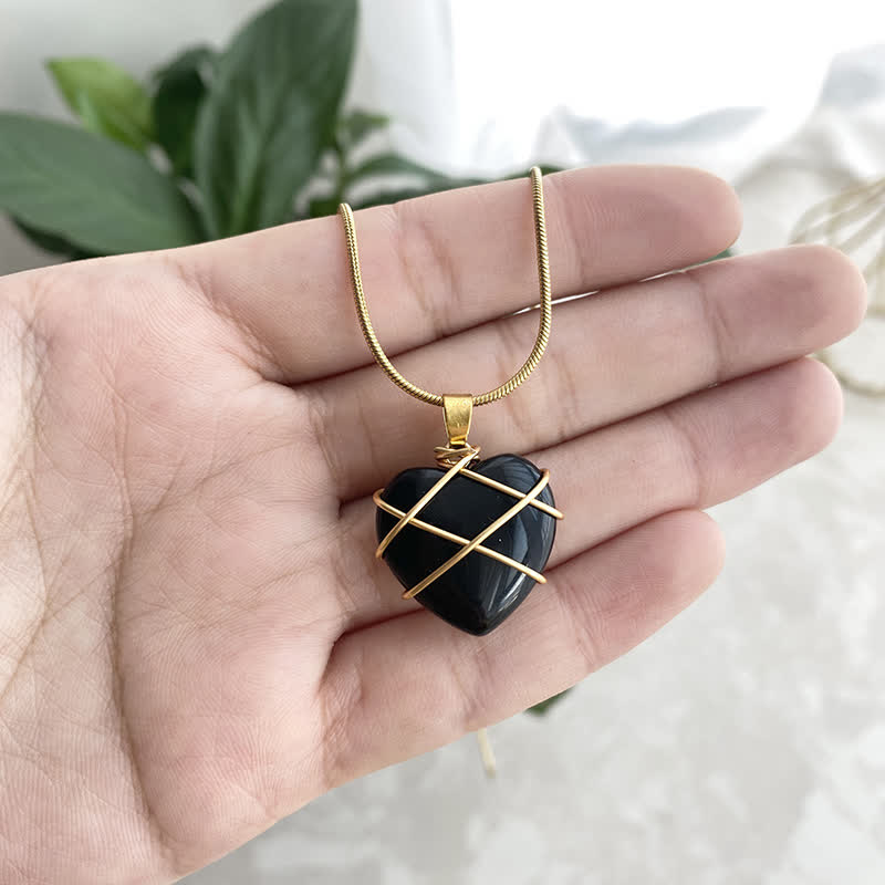 Collier en cristal naturel en forme de cœur Olivenorma