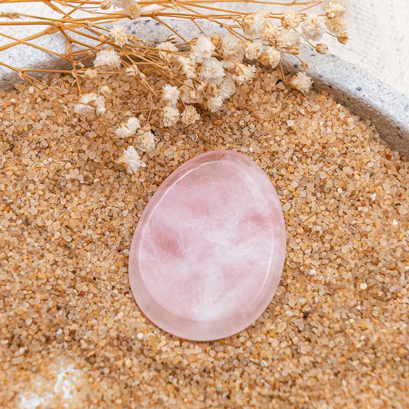 Pierre de guérison pour le pouce en quartz rose Olivenorma
