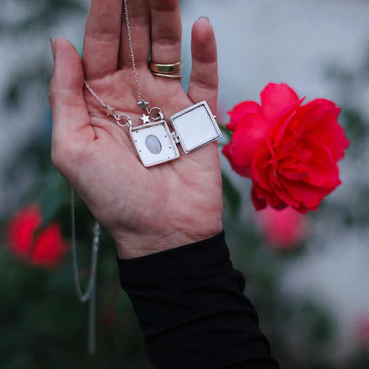 Collier avec pendentif en pierre de lune plaqué Olivenorma