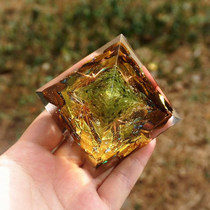 Olivenorma Radiance of Growth – Pyramide de l'Arbre de Vie Péridot et Œil de Tigre - image 5