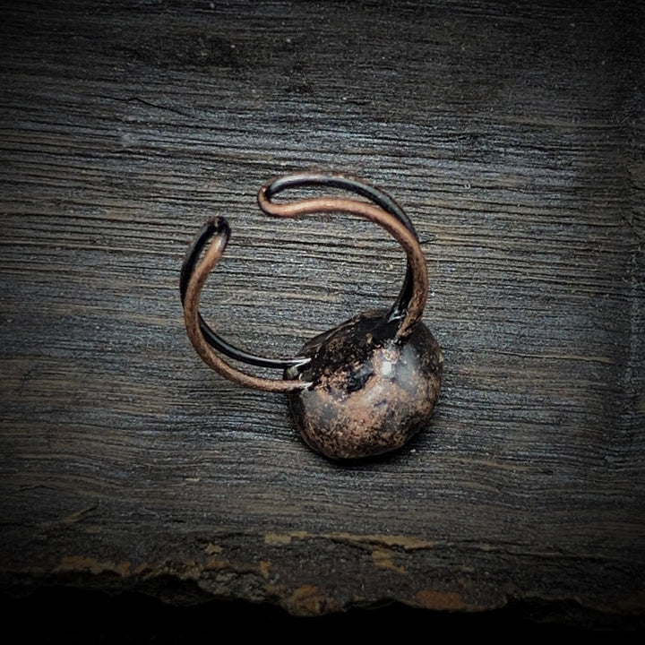 Bague ajustable en pierre brute irrégulière naturelle Olivenorma avec douze pierres de naissance