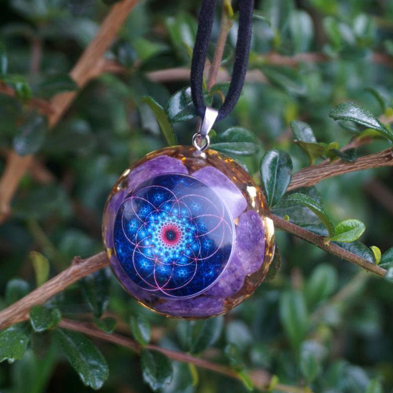 Collier avec pendentif en charoïte naturelle Olivenorma