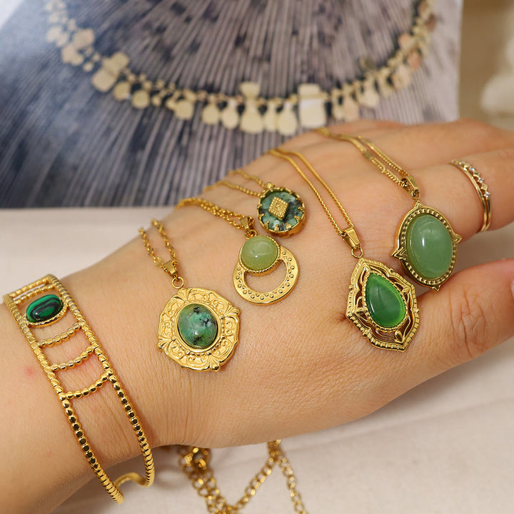 Collier pendentif ovale vert turquoise africain Olivenorma