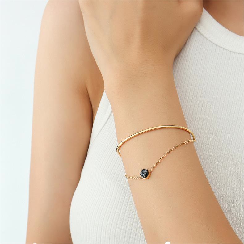 Bracelet double couche en tourmaline noire plaqué or 18 carats Olivenorma