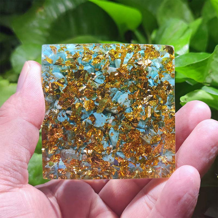 Pyramide d'orgone du zodiaque Sagittaire en turquoise Olivenorma avec lapis-lazuli