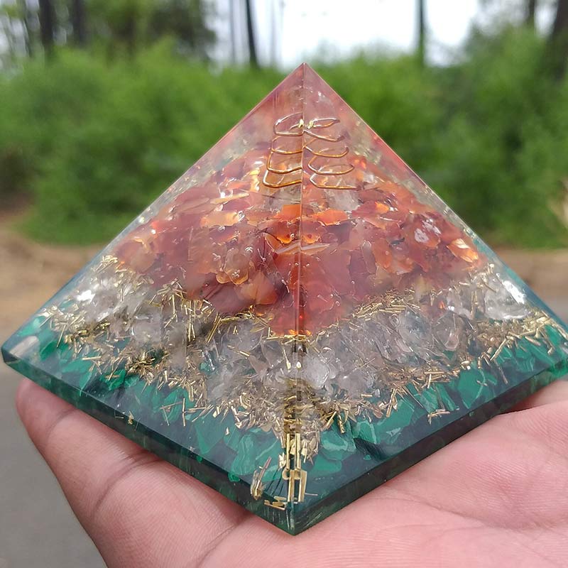 Pilier en quartz transparent Olivenorma avec pyramide orgonite et malachite