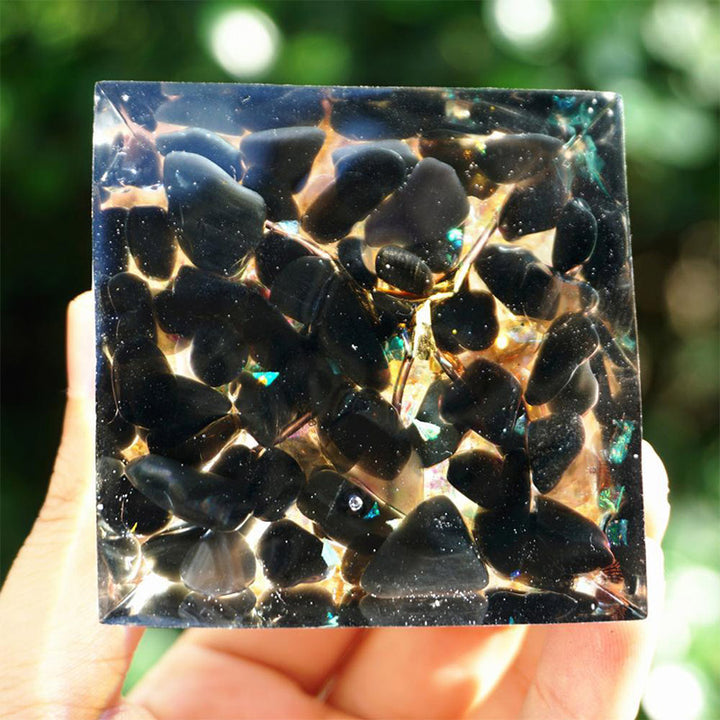Pyramide d'orgone d'arbre de vie en obsidienne Olivenorma avec cristal clair