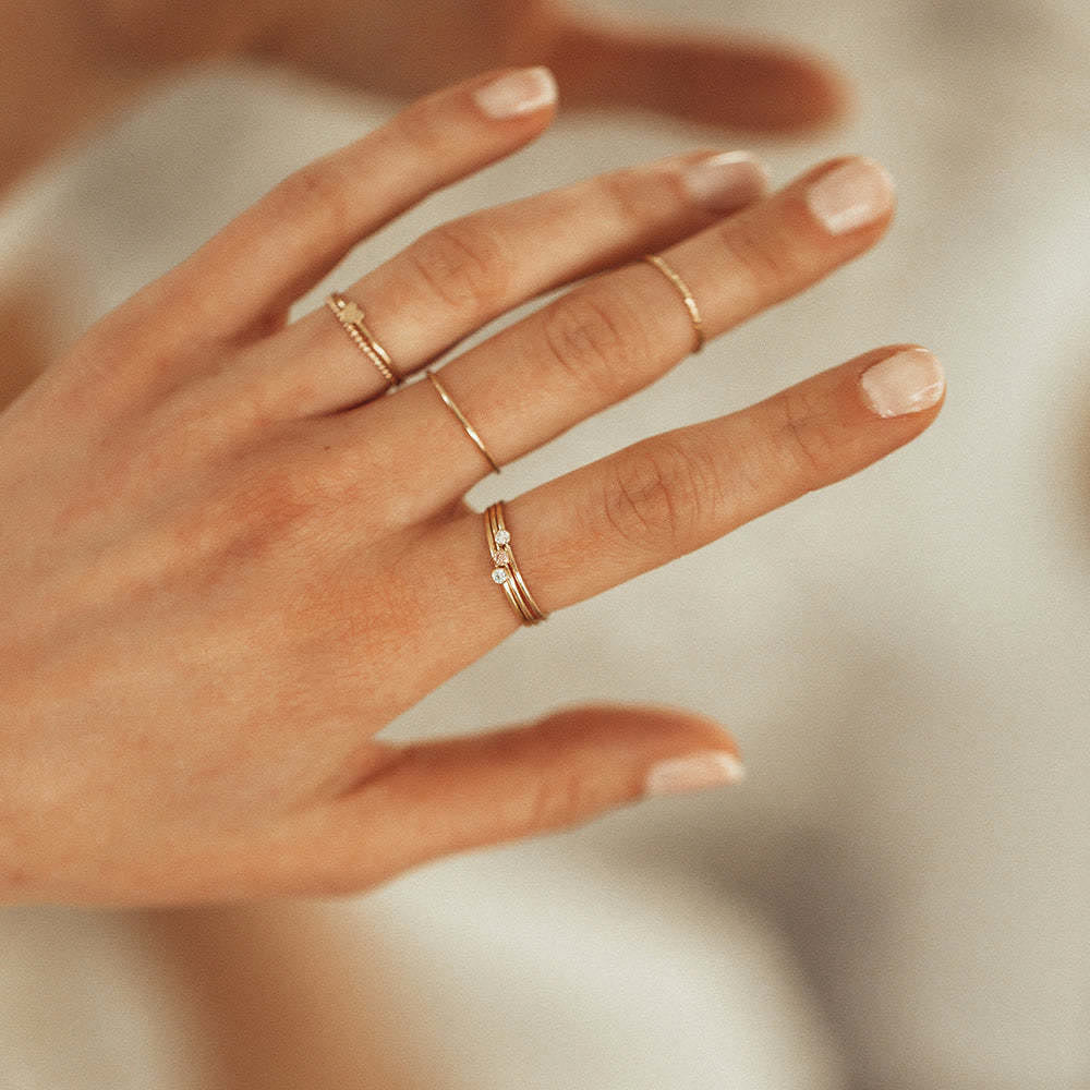 Bague fine de naissance Olivenorma avec pierre de naissance pour 12 mois