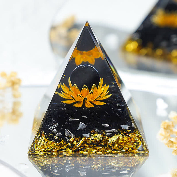 Olivenorma « Lumière dans l'obscurité » - Pyramide orgonite en onyx noir