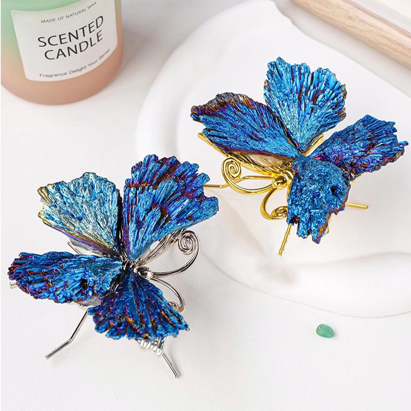 Décoration en pierre précieuse papillon en tourmaline cyanite Aura Olivenorma