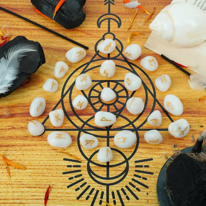 Alphabet runique Olivenorma Pierre graphique sculptée Équilibre Décoration de pierres précieuses