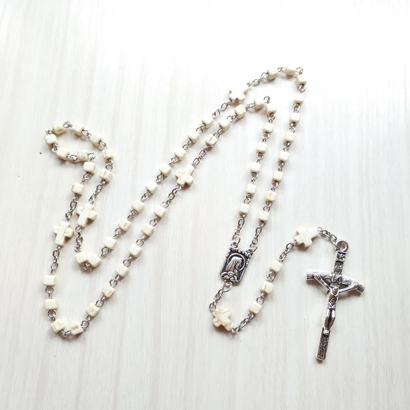 Collier chapelet en perles cubiques blanches et turquoises Olivenorma