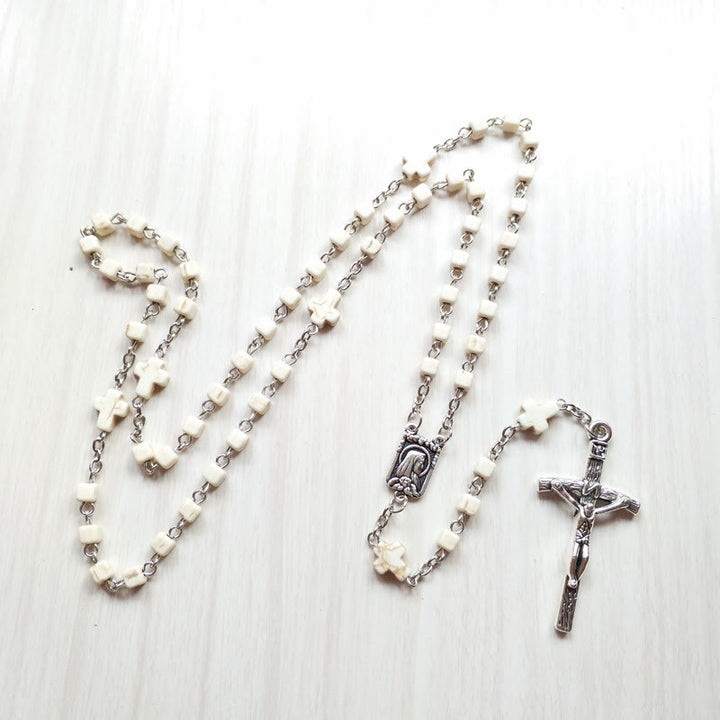 Collier chapelet en perles cubiques blanches et turquoises Olivenorma