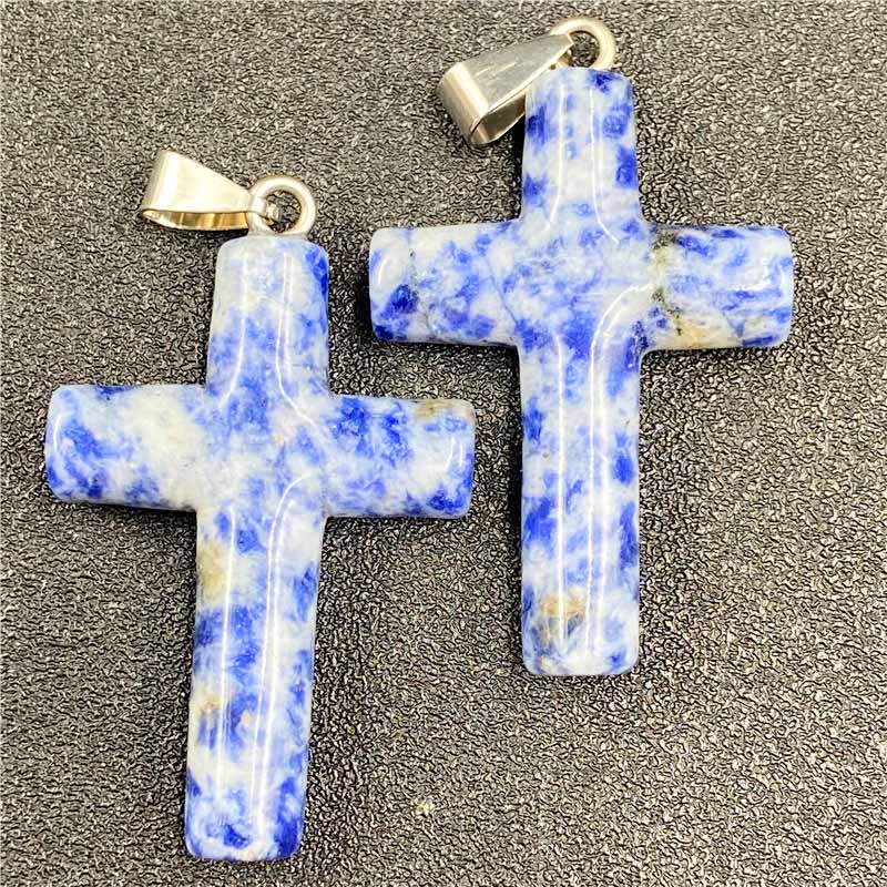 Pendentif de guérison en forme de croix en cristal naturel Olivenorma