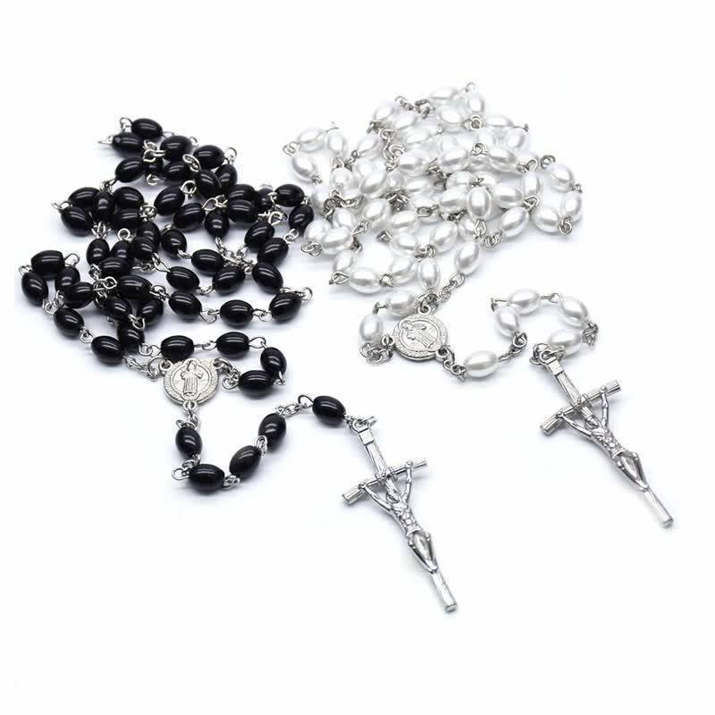 Collier chapelet en onyx noir ou en perles avec croix gothique Olivenorma