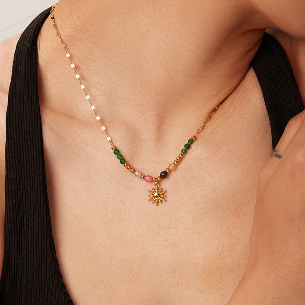 Collier avec pendentif en pierre de soleil émeraude et labradorite Olivenorma