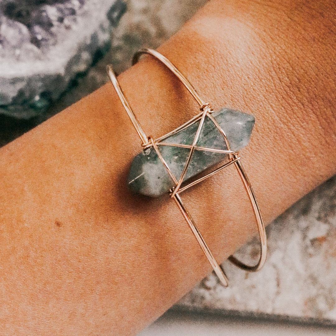 Bracelet en fil hexagonal en cristal naturel Olivenorma