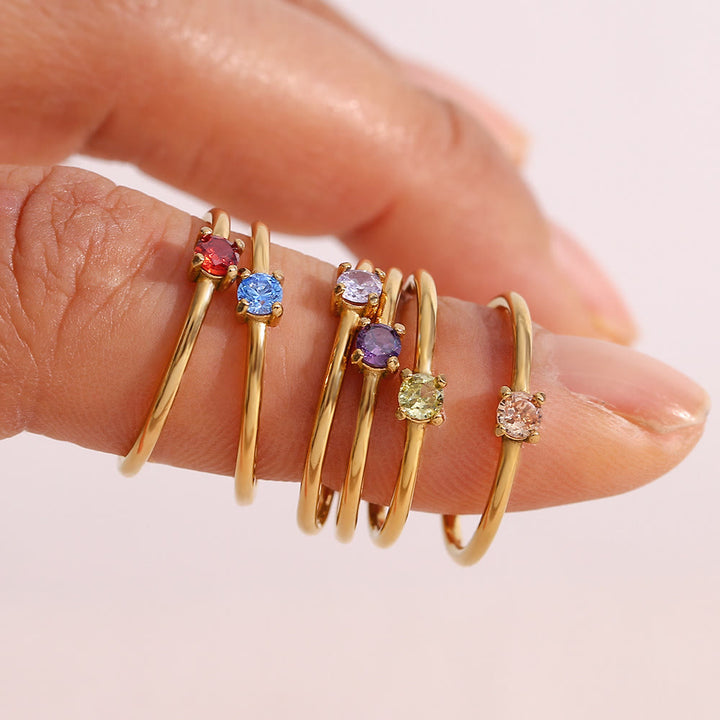 Bague simple en acier inoxydable plaqué 18 carats avec pierre de naissance Olivenorma