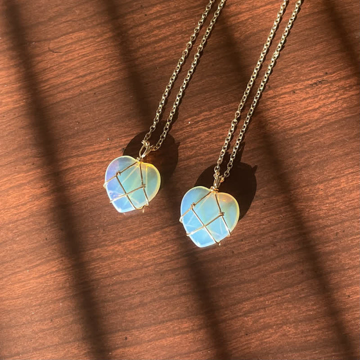 Collier en cristal naturel en forme de cœur Olivenorma
