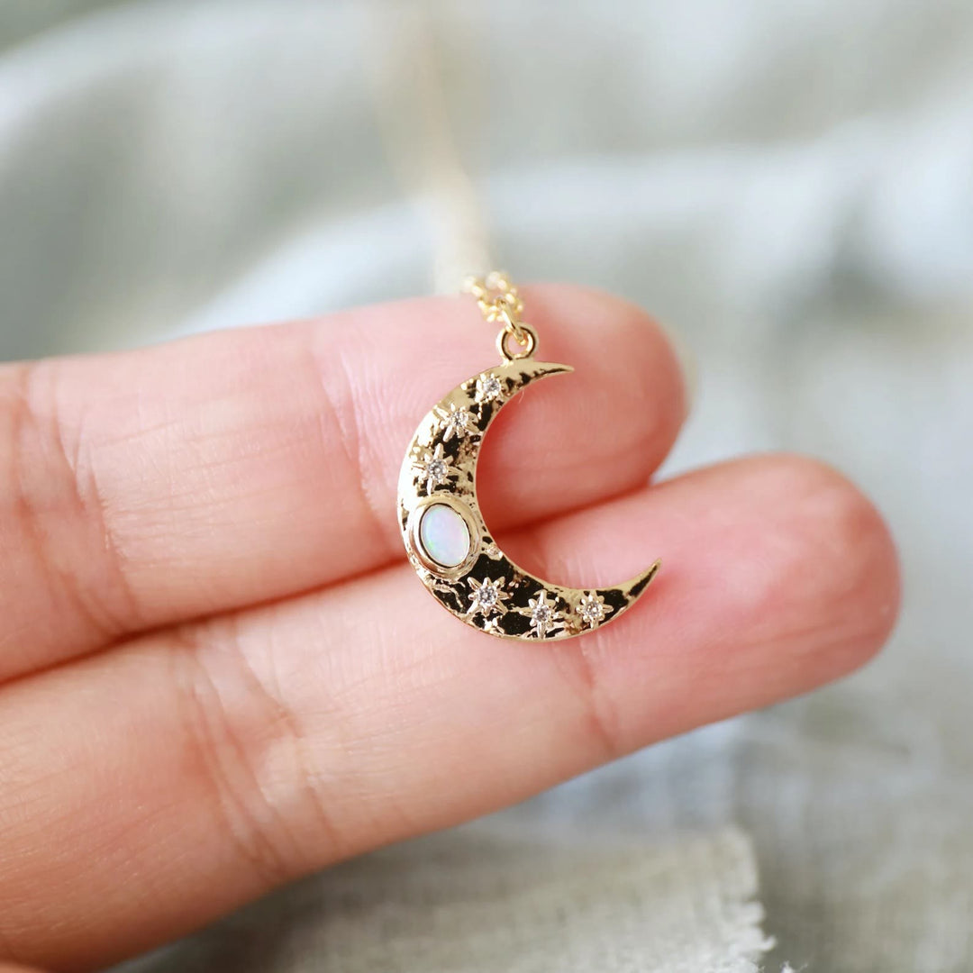 Collier pendentif clavicule en opale de lune dorée Olivenorma