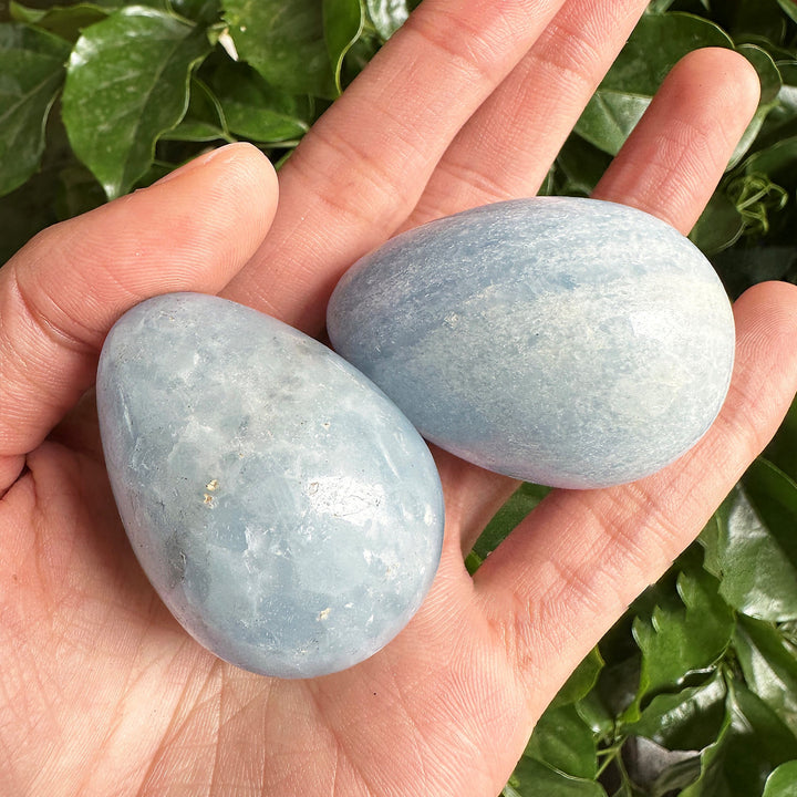 Œuf en cristal bleu aigue-marine poli Olivenorma en forme d'œuf
