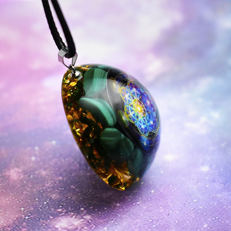 Collier pendentif cube de Métatron en malachite naturelle Olivenorma