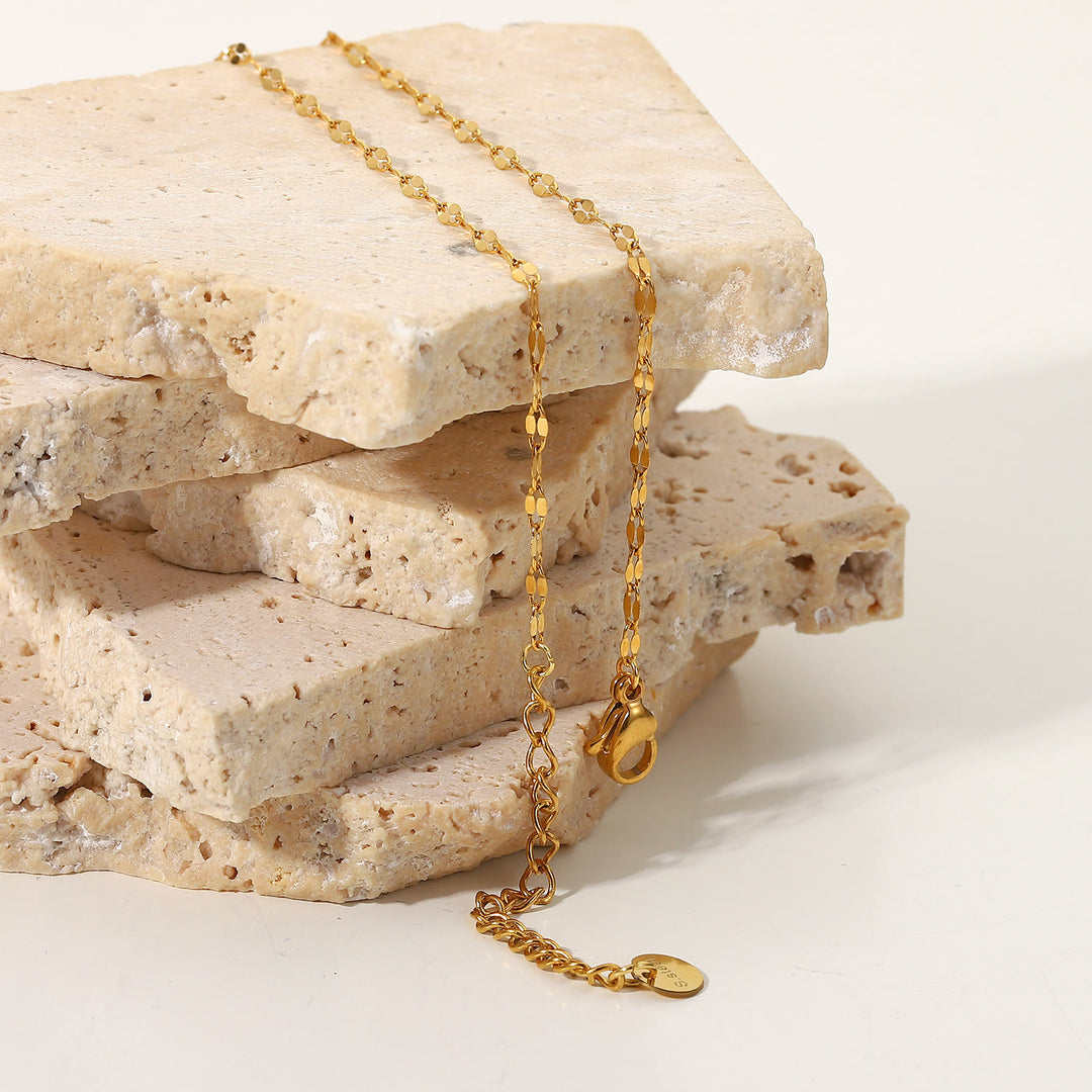 Collier avec pendentif en pierre de soleil émeraude et labradorite Olivenorma