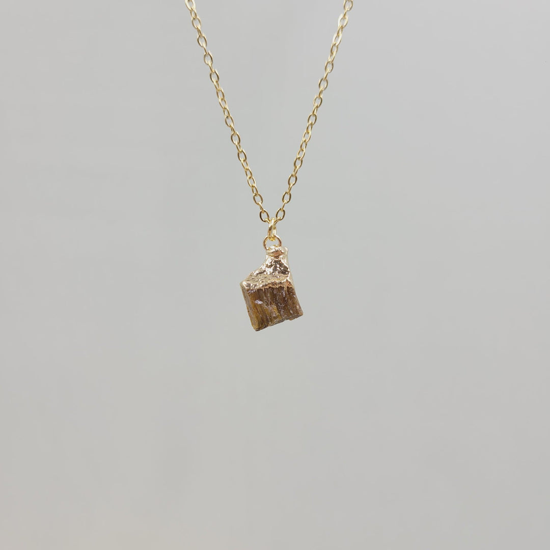Collier en pierre précieuse brute irrégulière en cristal Olivenorma