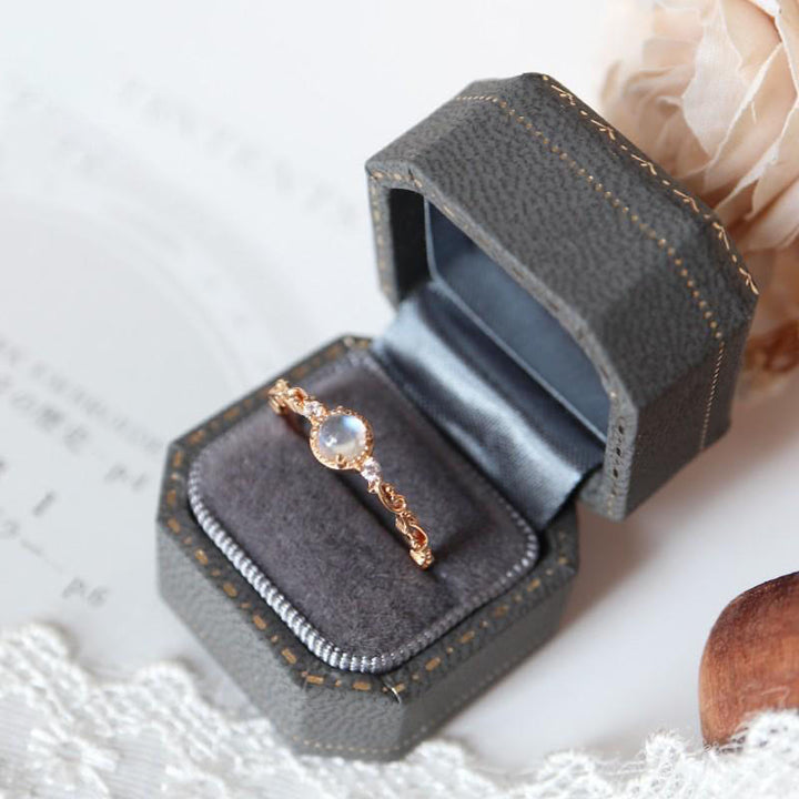 Bague délicate en pierre de lune naturelle et zircone Olivenorma