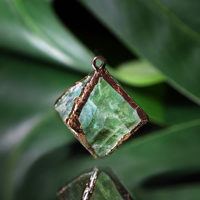 Pendentif en cristal naturel de fluorite verte Olivenorma