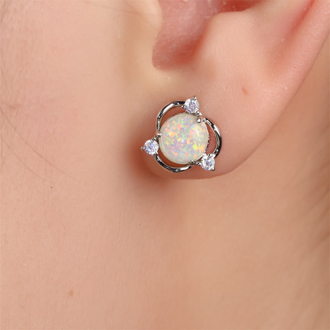 Boucles d'oreilles à tige rondes en zircon blanc et opale Olivenorma
