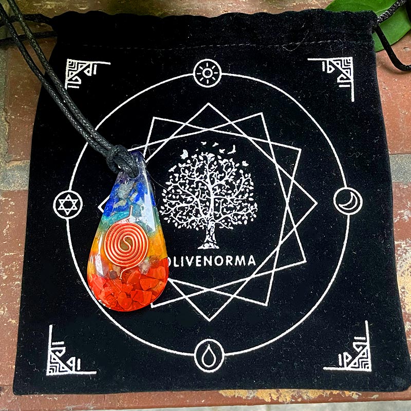 Collier d'orgone de guérison arc-en-ciel des chakras Olivenorma