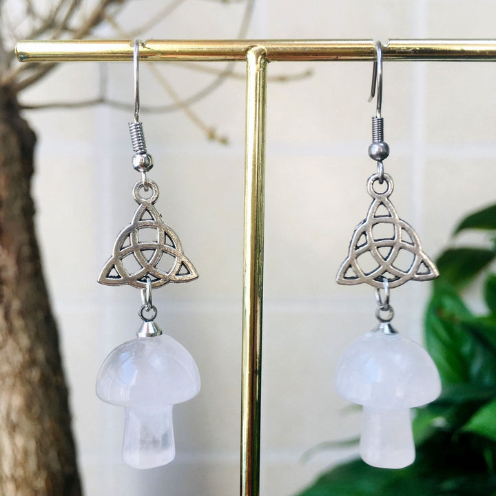 Boucles d'oreilles à tige en forme de champignon mignon en pierre de cristal naturel Olivenorma