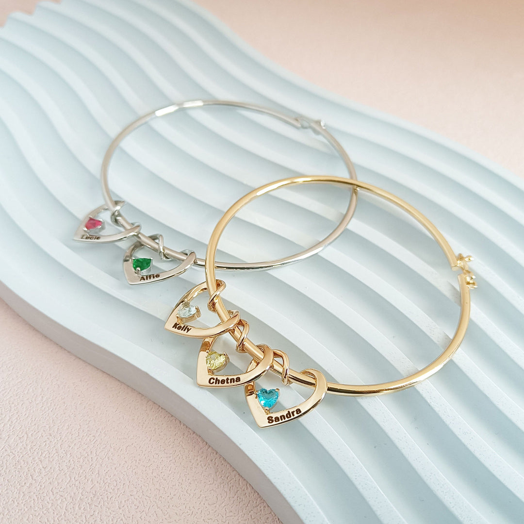 Bracelet chaîne à breloques en forme de cœur avec pierre de naissance et nom personnalisé Olivenorma