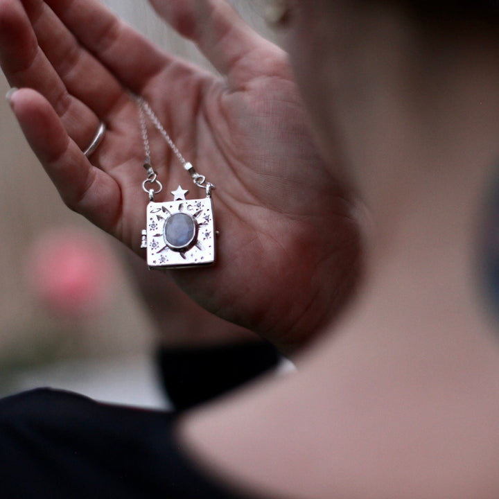 Collier avec pendentif en pierre de lune plaqué Olivenorma