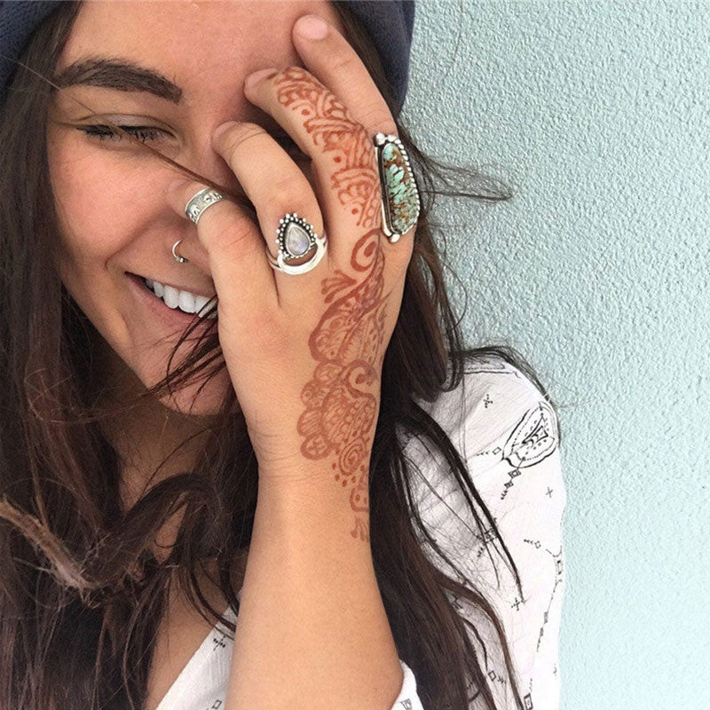 Bague en pierre de lune avec croissant de lune