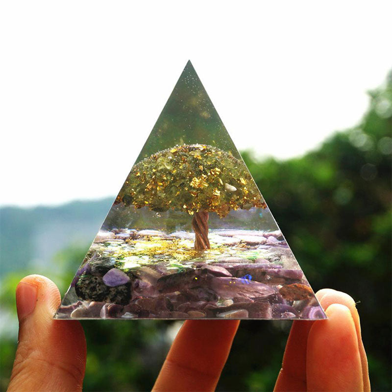 Arbre de vie Olivenorma Péridot avec pyramide d'orgone Charoïte