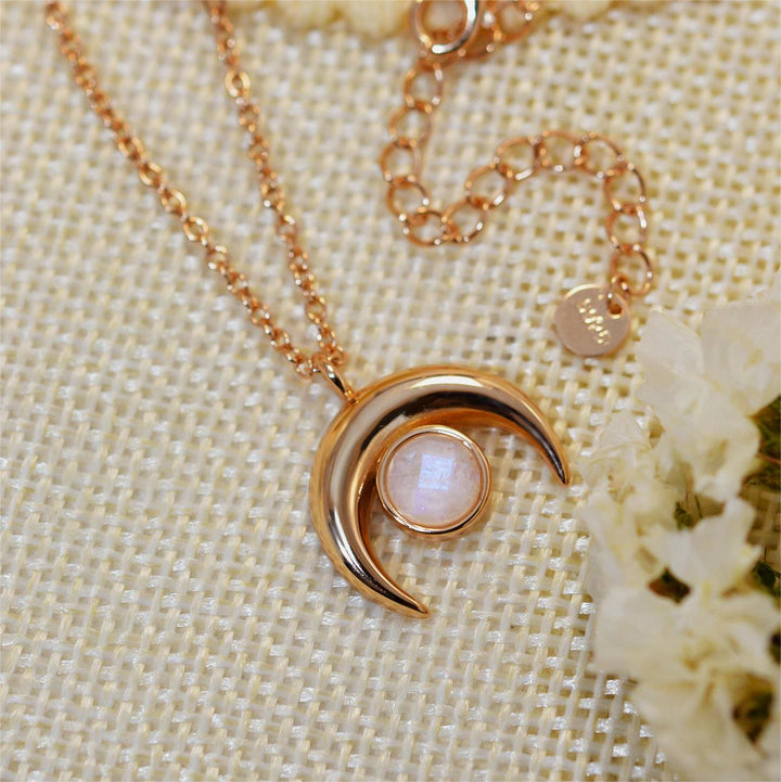 Collier pendentif en forme de lune en pierre de lune naturelle Olivenorma