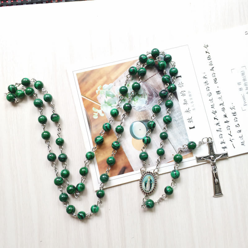 Collier avec pendentif en forme de croix et chapelet en malachite Olivenorma de 6 cm